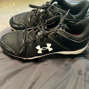 Under Armour Black baseball cleats